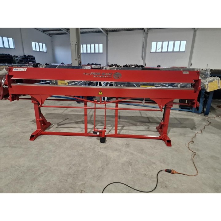Abkantbank RED PLUS 2700/1.0/160* mit Fußpedal, Aussparung Biegemaschine