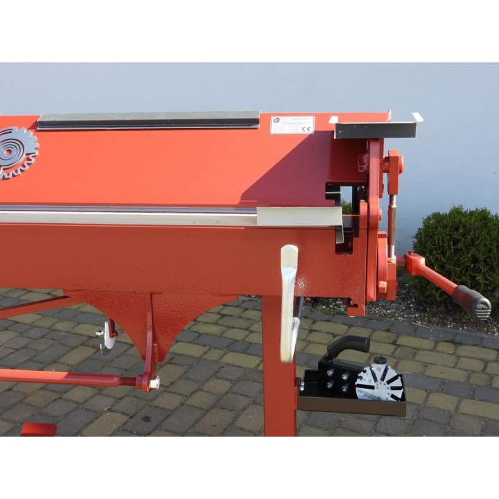 Abkantbank RED PLUS mit Rollenschere, Abkantmaschine