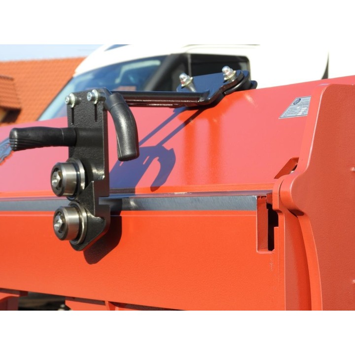 Abkantbank RED PLUS 3m mit Fußpedal, Rollenschere, Biegemaschine