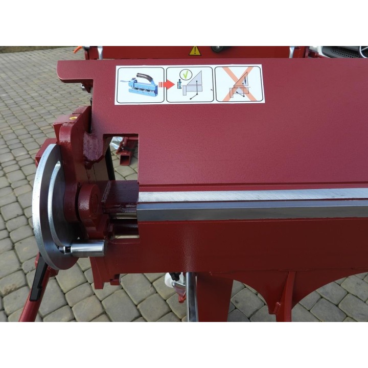 Abkantbank RED 1.4m, Biegemaschine RED 1400 mit Transportrollen