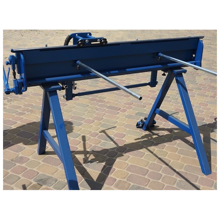Abkantbank 1.4m mit Rollenschere, Abkantbänke