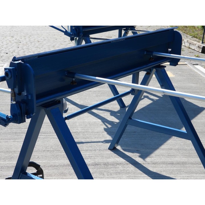 Abkantbank 1.4m mit Rollenschere, Abkantbänke